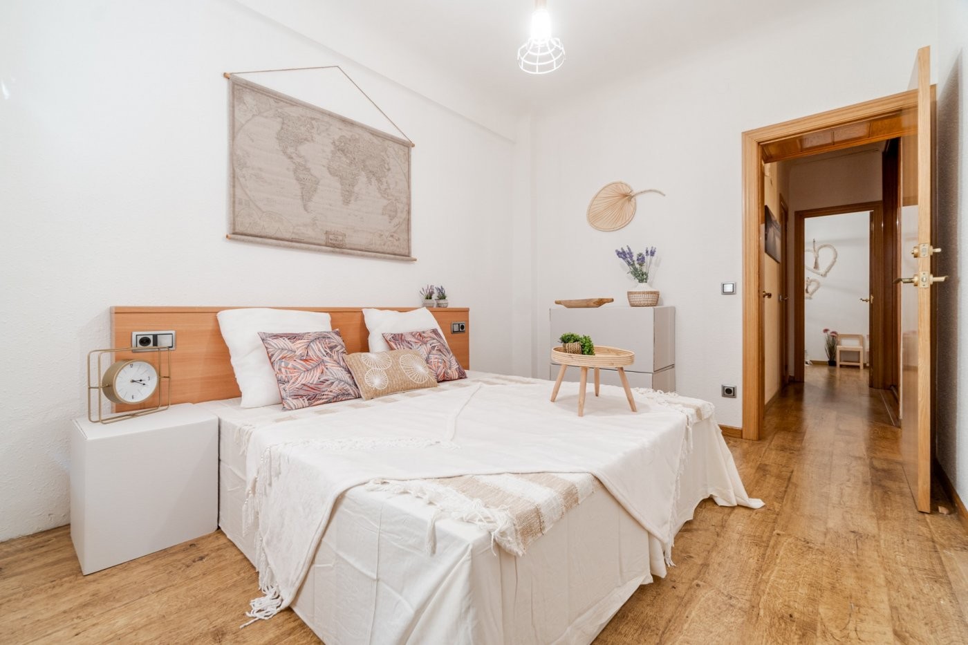 cama de cartón doble para home staging