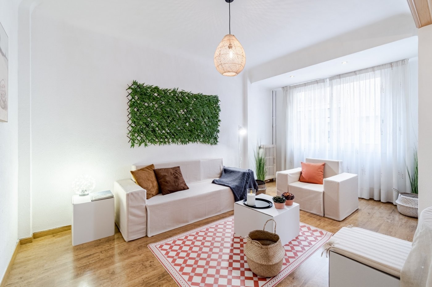 salon de muebles carton con fundas pack vivienda entera para home staging