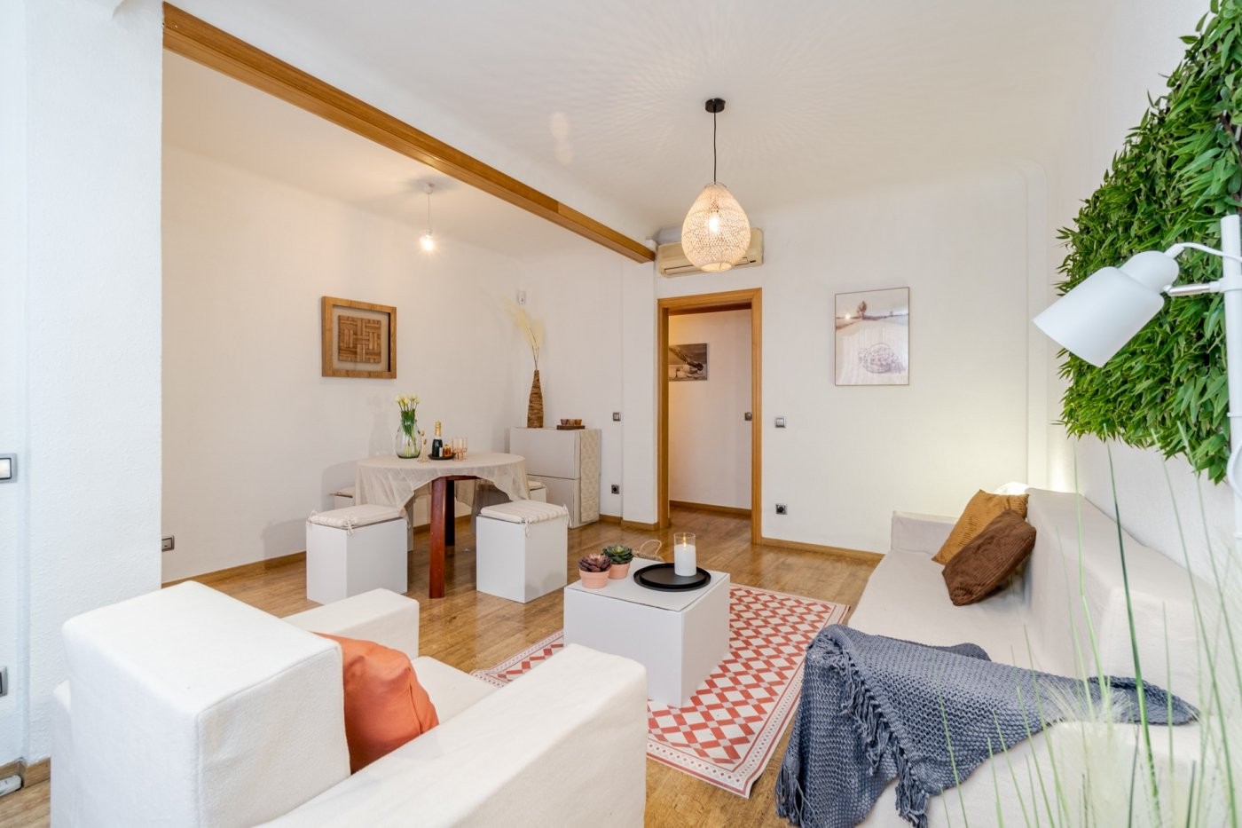 salon de muebles carton con fundas pack vivienda entera para home staging