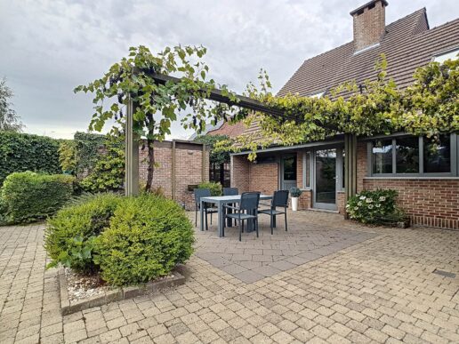 Onze Lieve Vrouw Waver – Het Pleintje 13